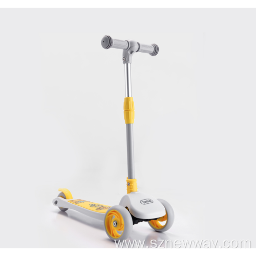 Xiaomi 700kids Children scooter three-wheel folding toys